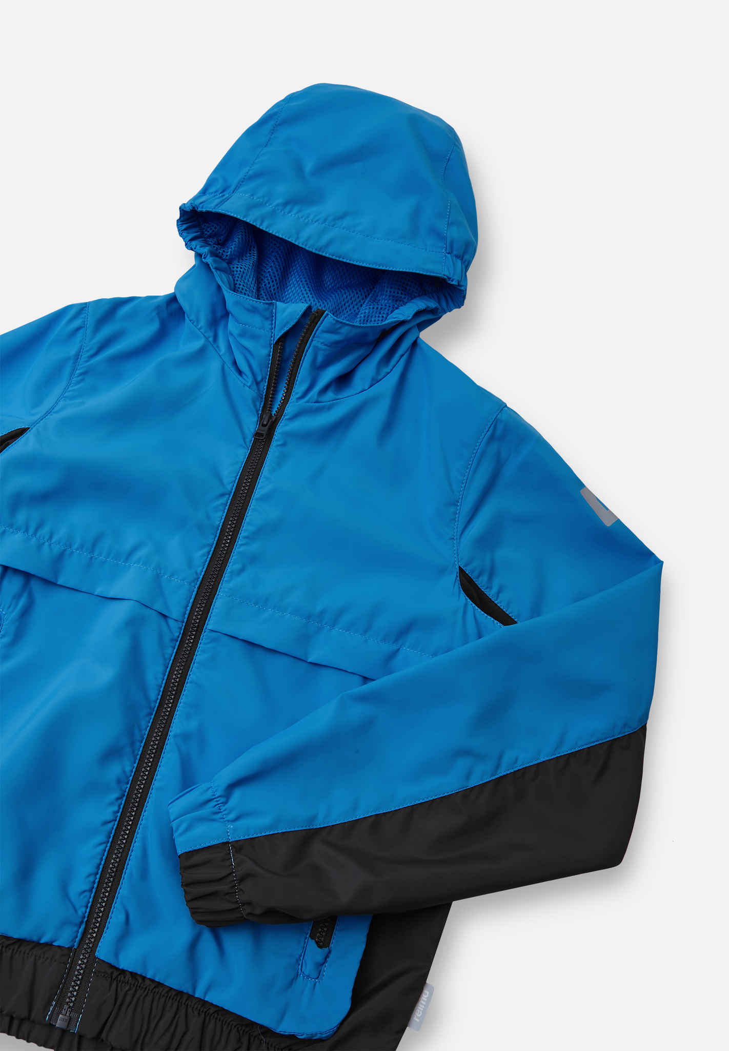 Windbreaker Jacket - Tuulessa