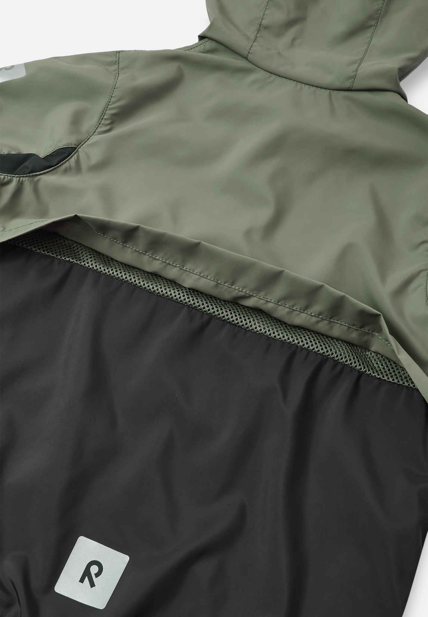 Windbreaker Jacket - Tuulessa